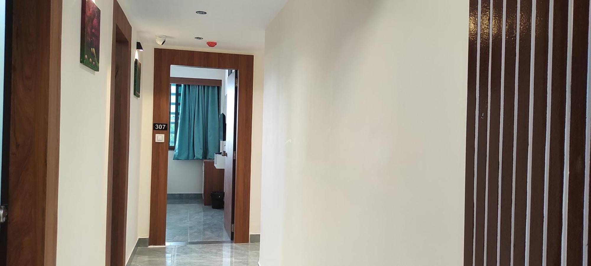 Hotel Earth Inn, Subhash Bridge, Rto Circle, אחמדאבאד מראה חיצוני תמונה