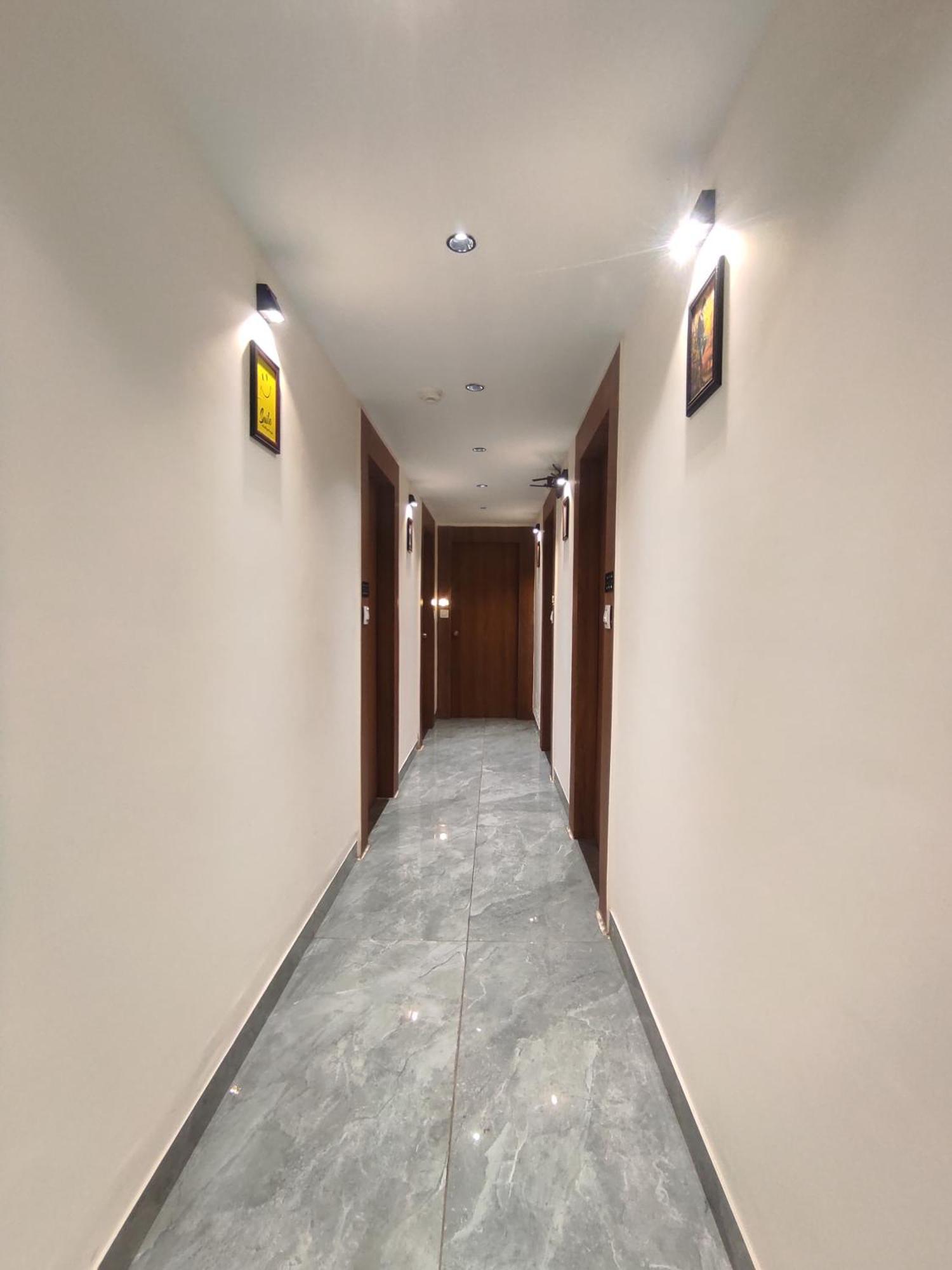 Hotel Earth Inn, Subhash Bridge, Rto Circle, אחמדאבאד מראה חיצוני תמונה